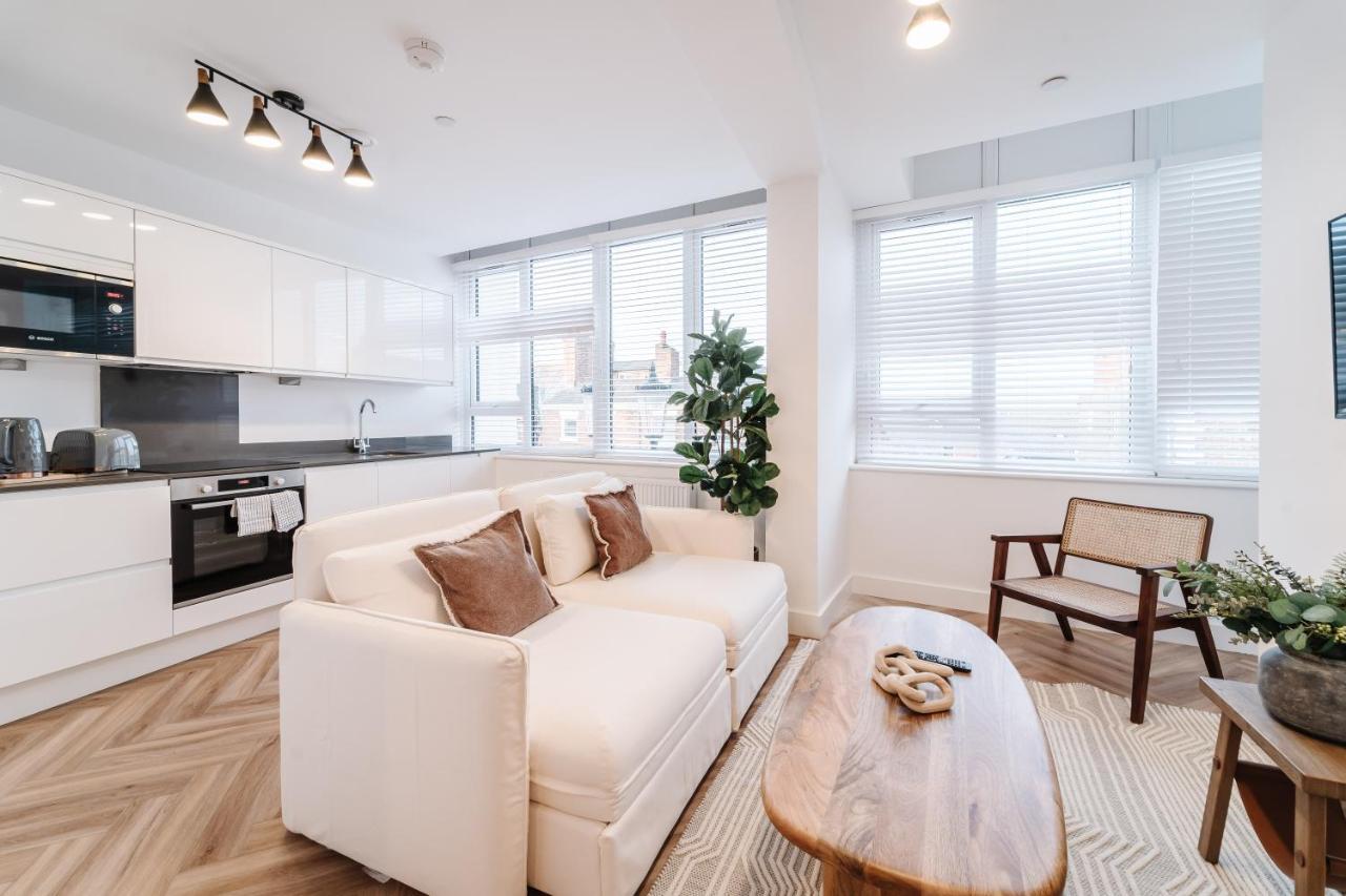 Royal House Stylish Apartments - チェスター エクステリア 写真