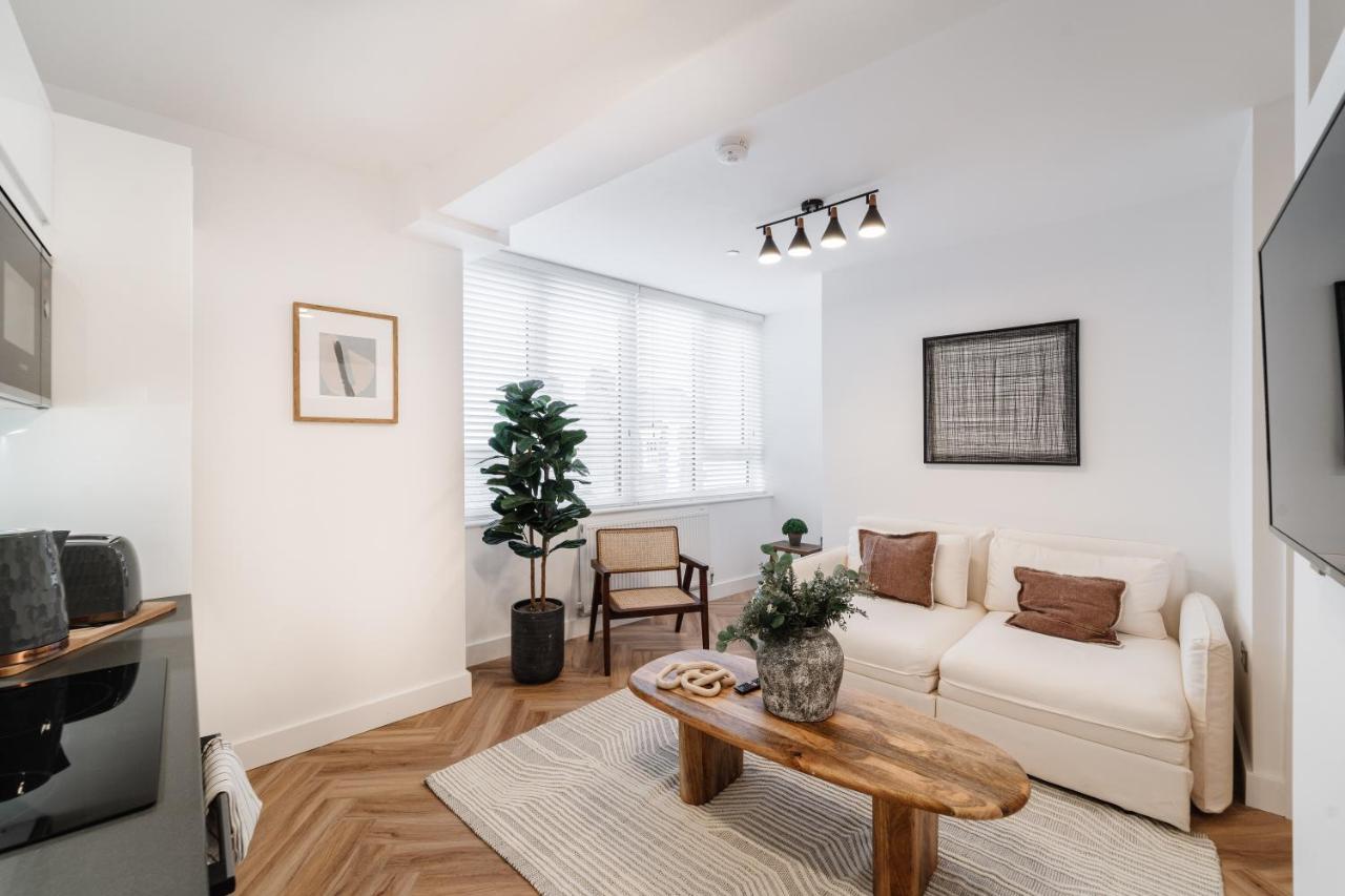 Royal House Stylish Apartments - チェスター エクステリア 写真