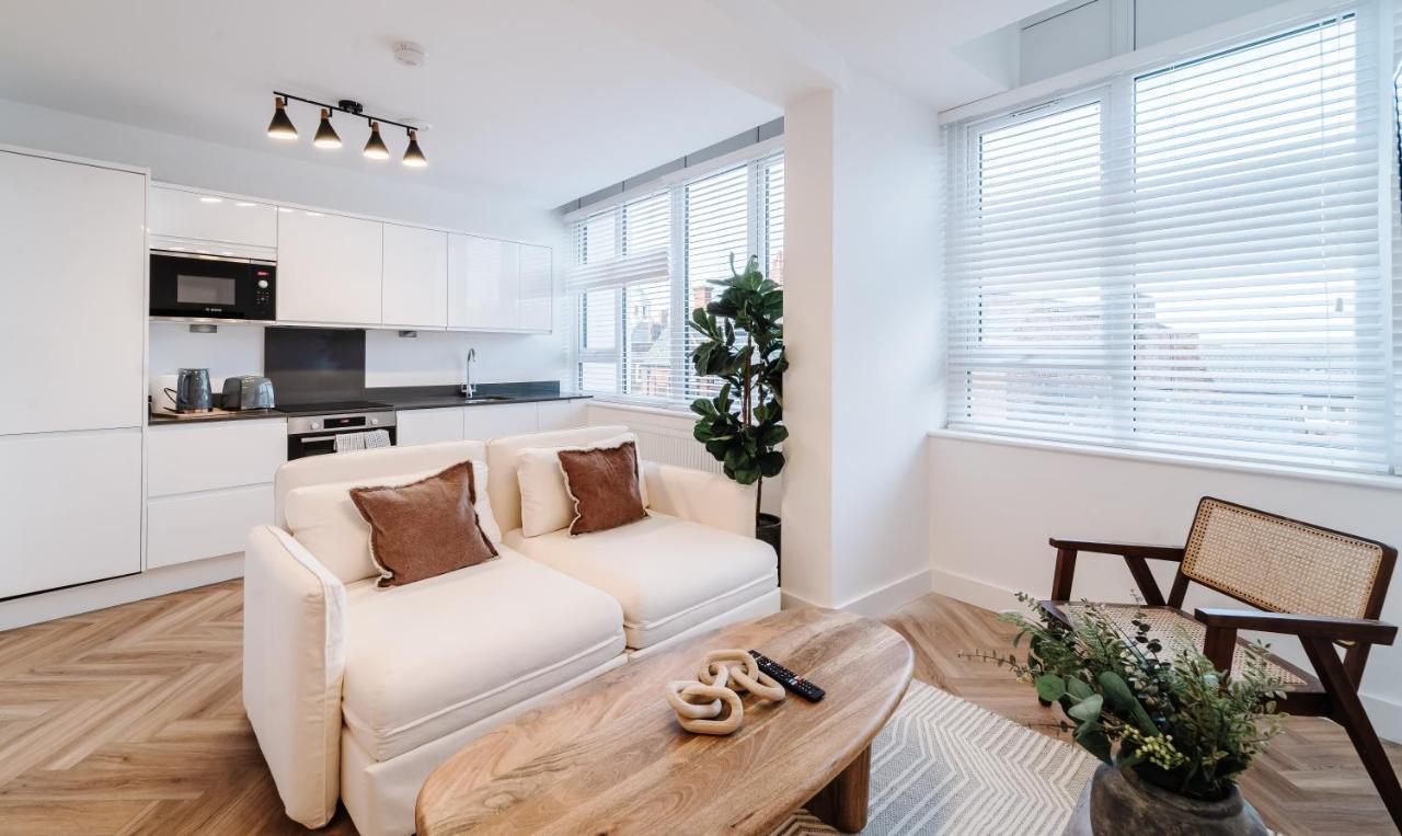 Royal House Stylish Apartments - チェスター エクステリア 写真