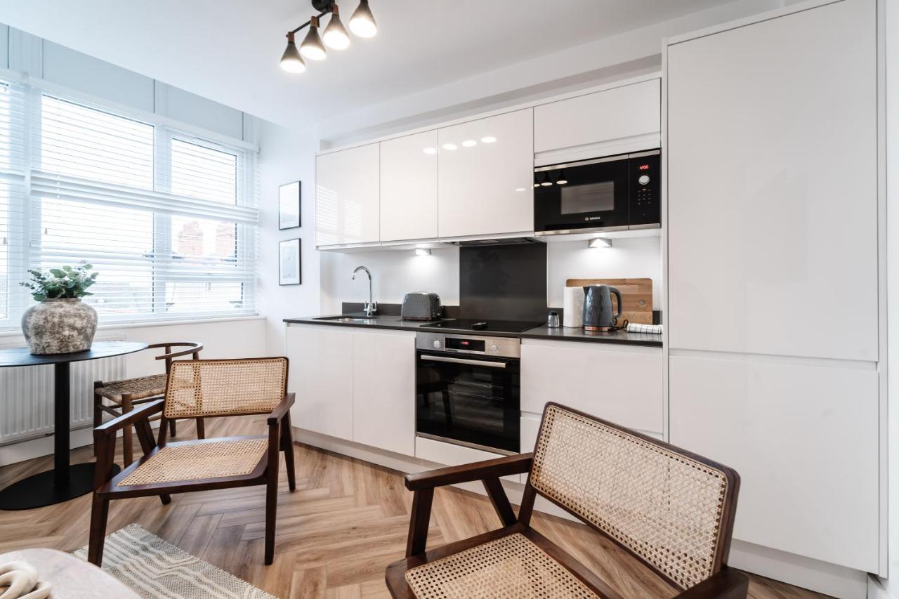 Royal House Stylish Apartments - チェスター エクステリア 写真