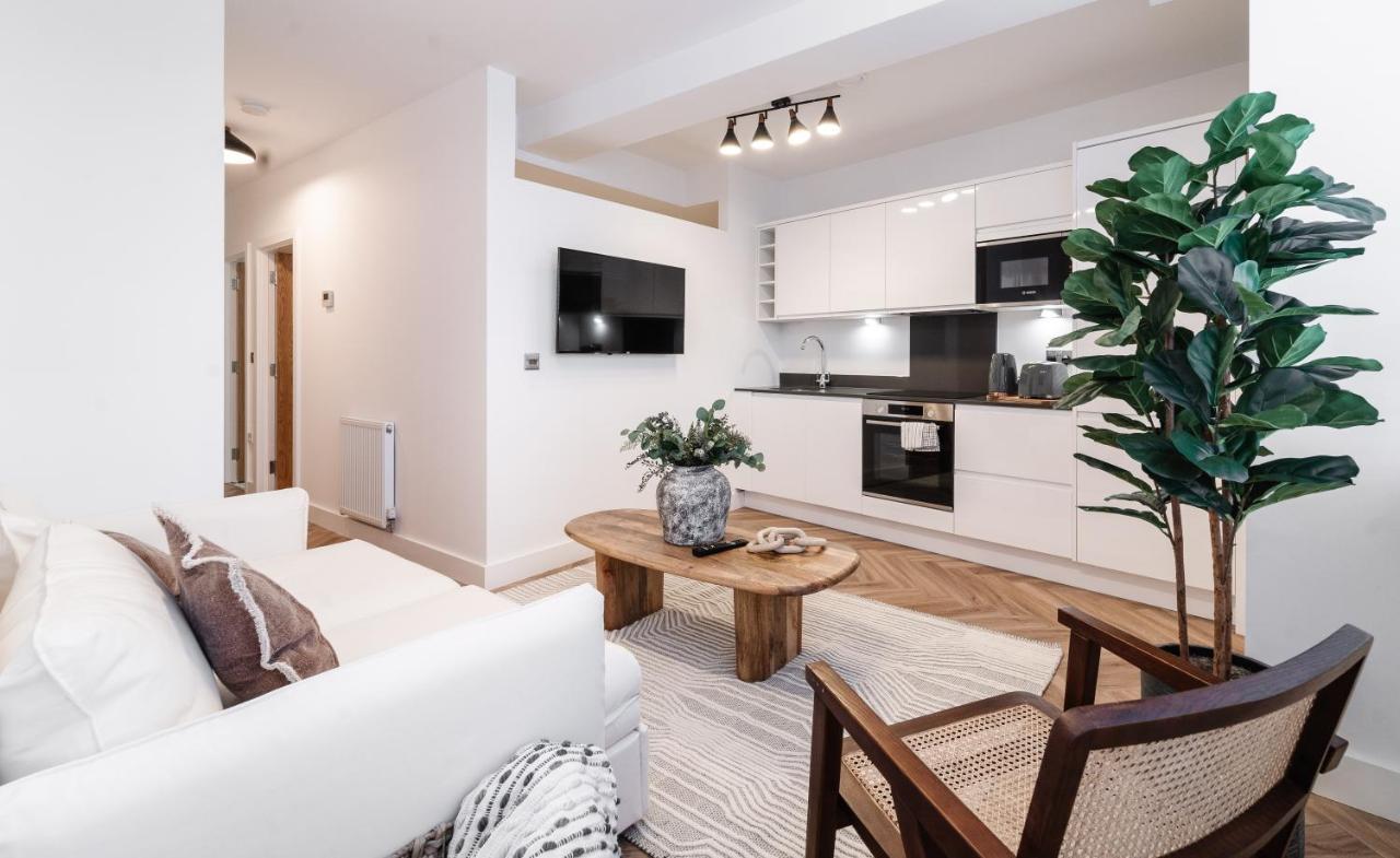 Royal House Stylish Apartments - チェスター エクステリア 写真